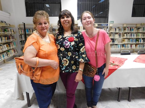 07032019 VELADA LITERARIA.  Evelia Gutiérrez, Blanca Domínguez y Consuelo Idania Zúñiga.
