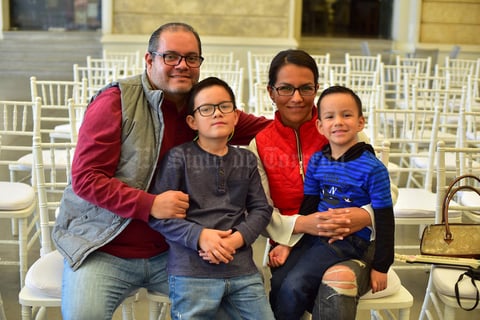 07032019 EN FAMILIA.  Gerardo, Diego, Isabel y Cristian.