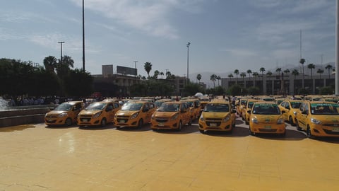Protestan taxistas de Torreón; exigen regular plataformas digitales
