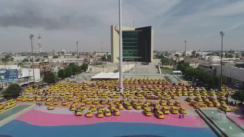 Protestan taxistas de Torreón; exigen regular plataformas digitales