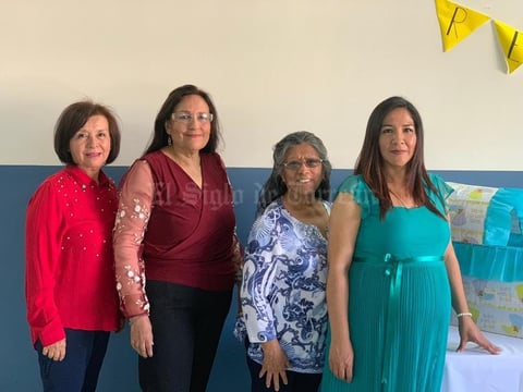 09032019 FIESTA DE CANASTILLA.  Irma, Reyna y Eloísa con Isela Rodríguez en el baby shower que se le organizó con motivo del nacimiento de Daniel.