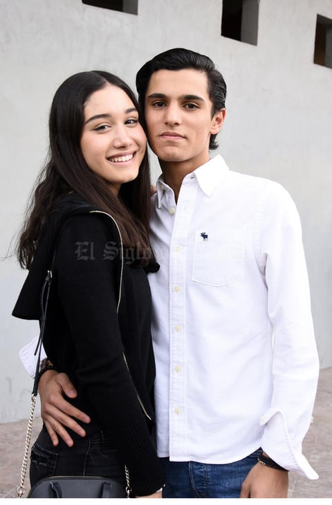 09032019 EN LOS TOROS.  Bárbara y Gerardo.