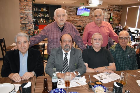 10032019 ENTRE AMIGOS.  Jorge Rivera acompañado de Arturo, Jesús, Pedro, Silverio y Chacho, en su festejo de cumpleaños.
