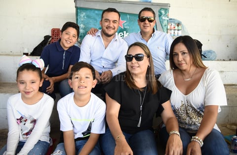 11032019 Azucena, Deya, Arturo, Iker, Pepe, Cristy y Arturo jr.
