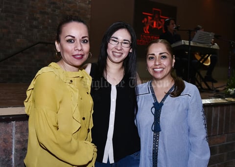 15032019 América, Nadia y Carmen.