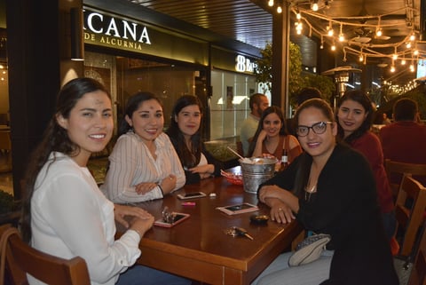 Andrea Ríos, Nicole Ríos, Valeria Rocha, Diana Soto, Judith Silva y Cyntia Salazar.