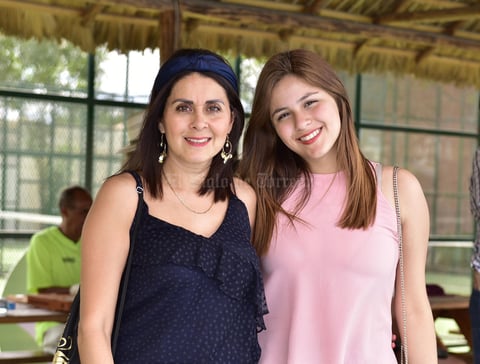 Claudia y Laura