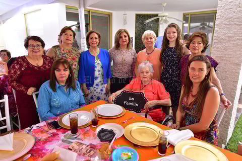 Lolis, Celia, Cristy, Guille, Gisell, Chayo, Lourdes, Alis y Luz