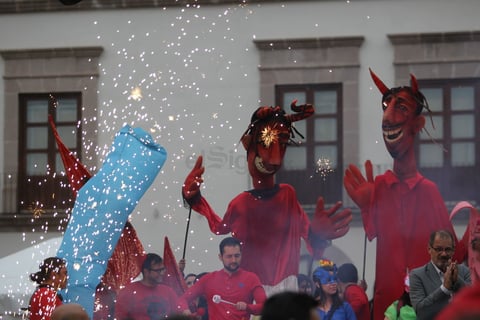 Un espectáculo multidisciplinario que conjugó la música, la danza y las artes escénicas.
