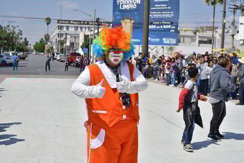 Celebran a la primavera con desfile en Torreón