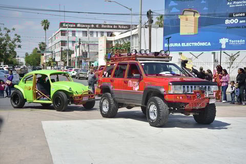 Celebran a la primavera con desfile en Torreón