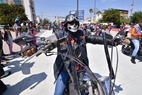 Celebran a la primavera con desfile en Torreón