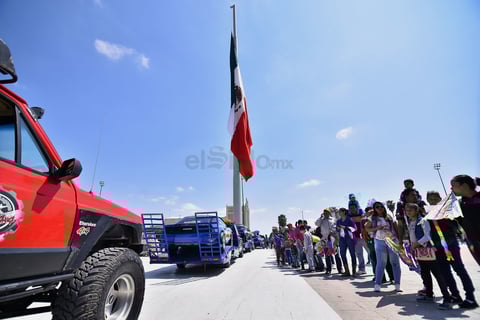 Celebran a la primavera con desfile en Torreón