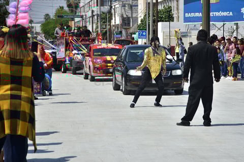Celebran a la primavera con desfile en Torreón