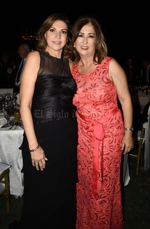 19032019 AMIGAS.  Claudia Estrada y Martha Saldaña.