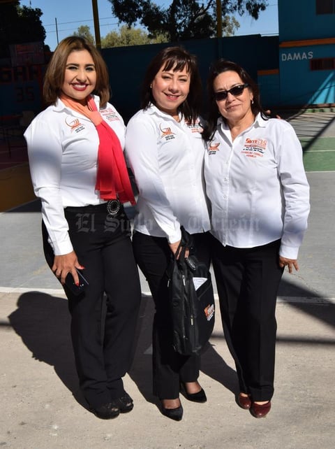 20032019 POSAN PARA LA FOTO.  Zully, Geo y Eva en reciente evento deportivo.