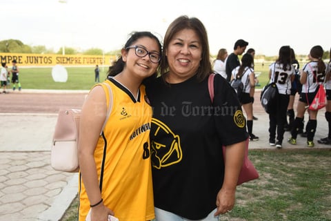 22032019 EN TORNEO DEPORTIVO.  Gema y Malú.