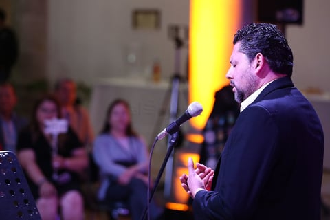 Los cantantes se hicieron acompañar del flautista transversal Noé Roch, del tecladista Alaín Murillo y del mandolinista michoacano Cristóbal Velázquez.