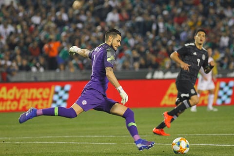 'Tata' debuta con victoria sobre Chile con la Selección Mexicana