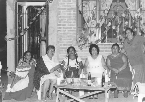 24032019 Ana Claudia, Margarita, Hortencia, Rosa, Conchita y Soledad en 2004.