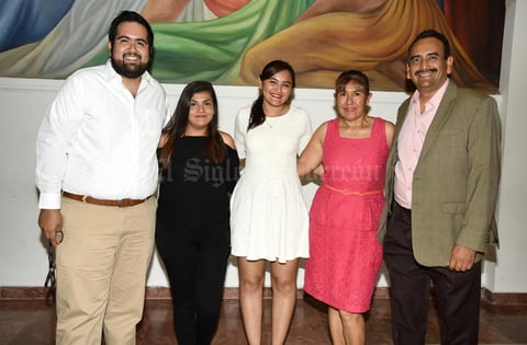 25032019 EN EL TEATRO.  Indalecio, Ana María, Diana, Isamar y Jonathan.