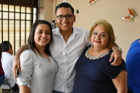 27032019 EN FESTEJO.  Sonia, Eduardo y Paty.