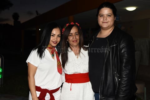 27032019 Sandra, Charo y Mariana.