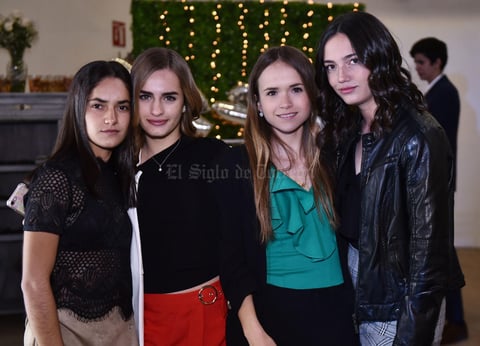 Maika, Priscila, Ursula y Ana Paula