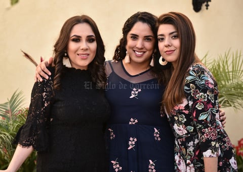 Karem, Sofia y Ana
