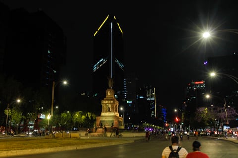 Se apagan las luces del mundo por la Hora del Planeta