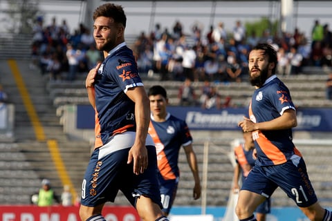 Con buen accionar y la mala fortuna del rival, el club de futbol Puebla se llevó el clásico local al vencer 4-0 a Lobos BUAP, en duelo que cerró la fecha 12 del Torneo Clausura 2019 de la Liga MX, disputado en el estadio Universitario BUAP.
