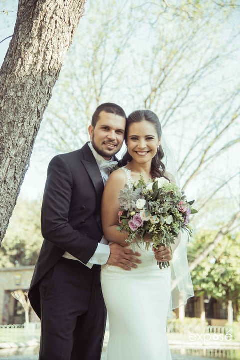 Héctor Gerardo Luján y Elizabeth Morales Vázquez contrajeron nupcias en la Iglesia de San José de Ciudad Lerdo, Durango. La pareja fue acompañada por sus padres, Héctor Gerardo Luján Becker y Ana Isabel Zarzar Mijares, Edmundo Morales Enríquez y Ma. Esther Vázquez Campos. La recepción se ofreció en Hacienda Mi Ranchito el fin de semana pasado.