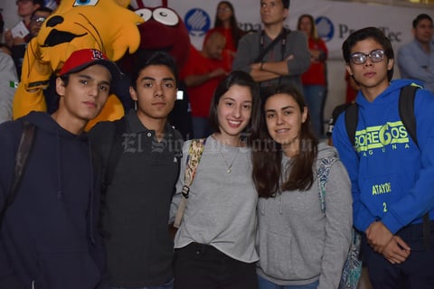 30032019 ESTUDIANTES.  Fernando, Bryan, Daniela, Isabel y Jared.