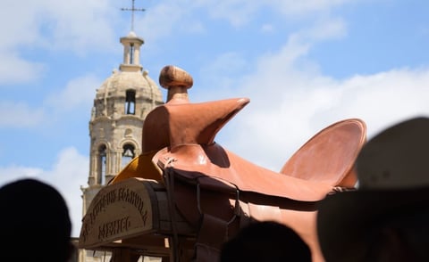 Los asistentes disfrutaron del evento y aprovecharon la ocasión para tomar fotografías.