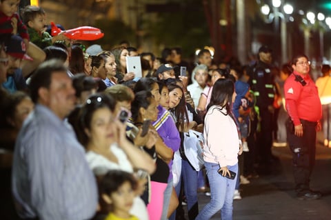 El cariño de la gente y la bendición del padre fue lo que recibieron la tarde de este martes los Generales de Durango.