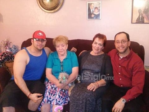 Irvin, Gloria, Bertha y Manuel.