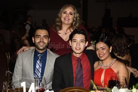 04042019 Marisa, Luis, David y Daniela.