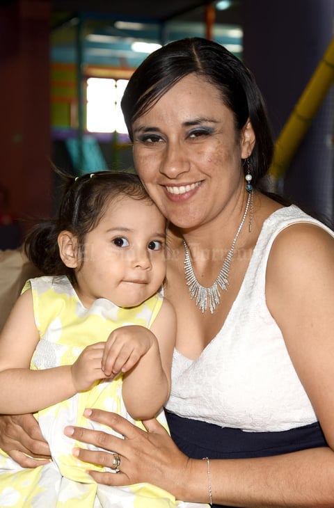 04042019 Rocío y Edith.