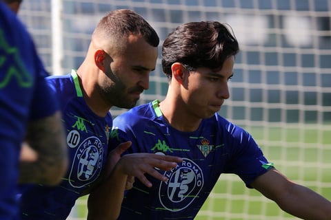 5.- Por su parte, Real Betis pagó 14 millones de euros al América para hacerse con Diego Lainez.