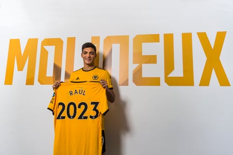 1.- Nuevamente el atacante mexicano aparece como el líder de este top tras fichar con los 'Wolves' por 35 millones de euros.