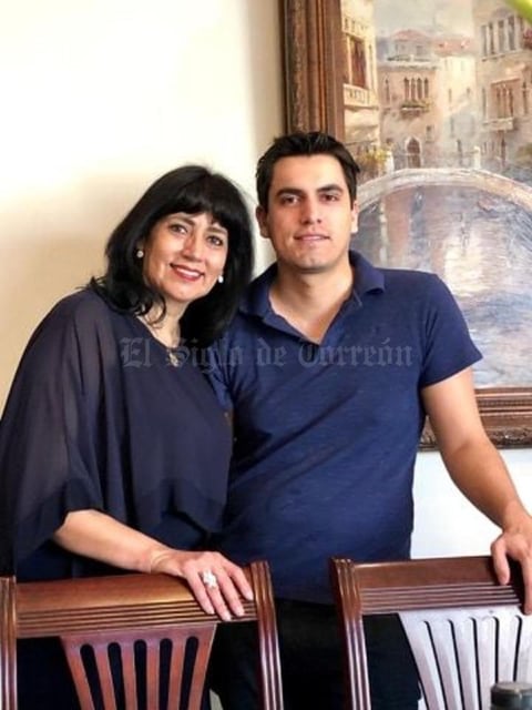 05042019 FESTEJA SU CUMPLEAñOS.  Irma Gallardo con su hijo, Julio Betancourt.
