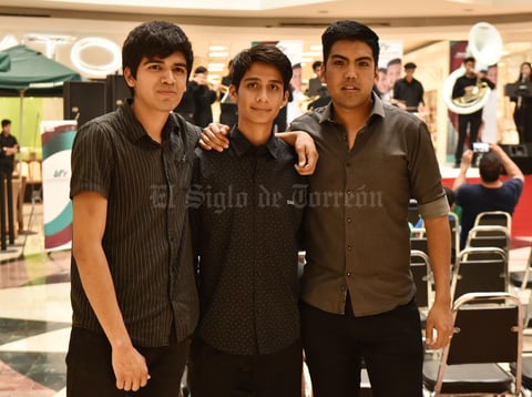05042019 AMIGOS.  Daniel, Ceric y Armando.