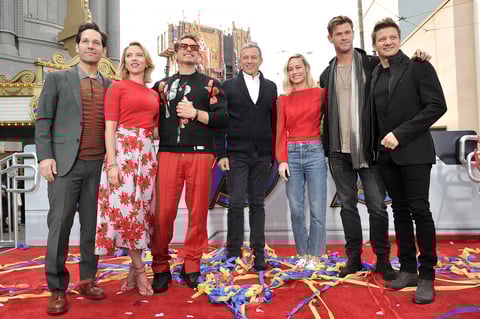 'Avengers' visitan a niños en Disney California Adventure