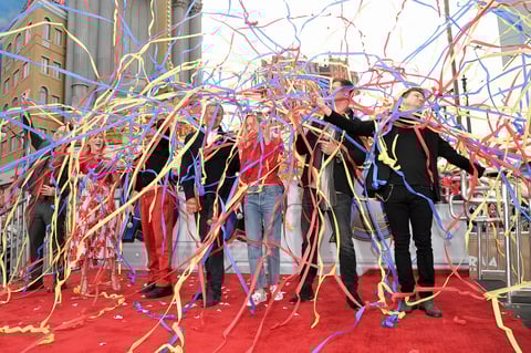 'Avengers' visitan a niños en Disney California Adventure