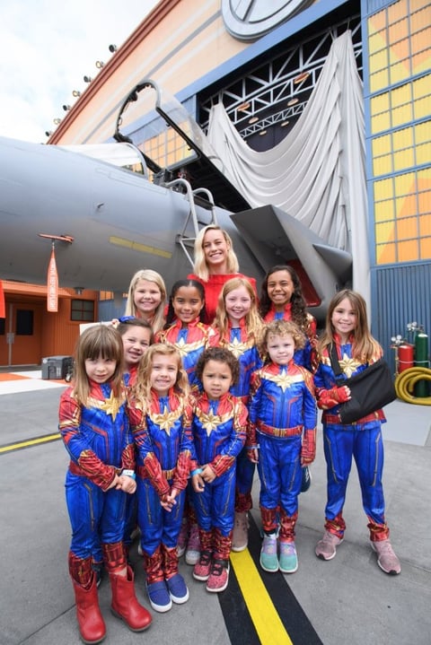 'Avengers' visitan a niños en Disney California Adventure