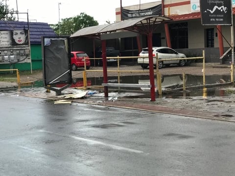Por lo que las autoridades municipales comenzaron con la recolección de los escombros.
