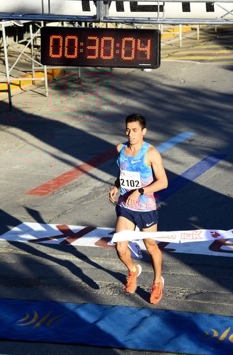 Celebran la carrera META 10 K de Peñoles
