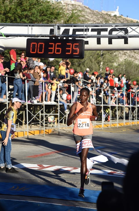 Celebran la carrera META 10 K de Peñoles