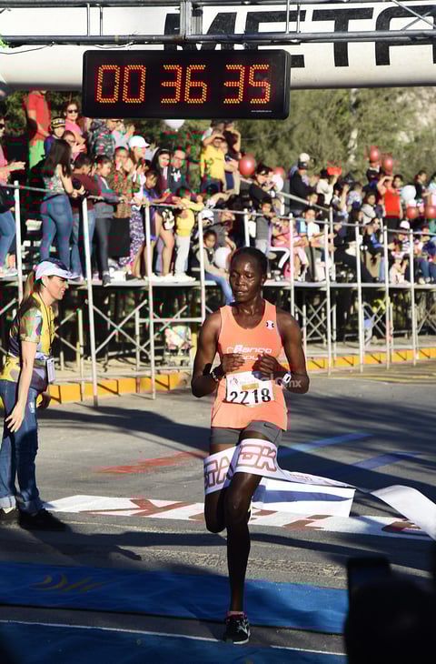 Celebran la carrera META 10 K de Peñoles