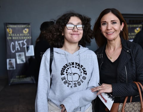 06042019 EN LA OBRA CATS.  Arantza y Alejandra.